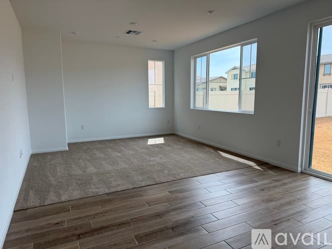 Menifee House: 27267 Sitar Circle