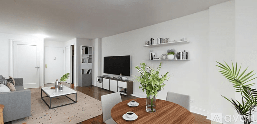 New York Apartment: 90 5th Ave