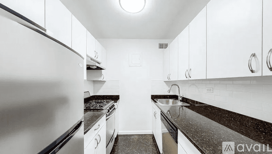 New York Apartment: 90 5th Ave