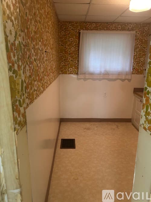 Scranton Apartment: 1309 Hampton Street