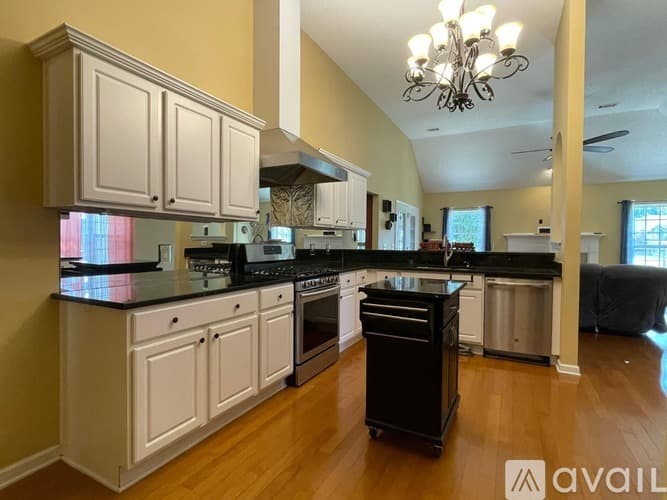 Pooler House: 121 Carolina Cherry Ct