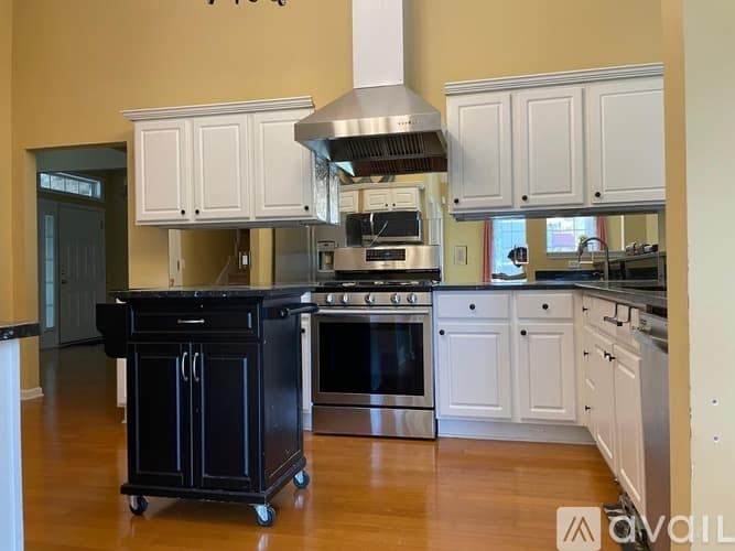 Pooler House: 121 Carolina Cherry Ct
