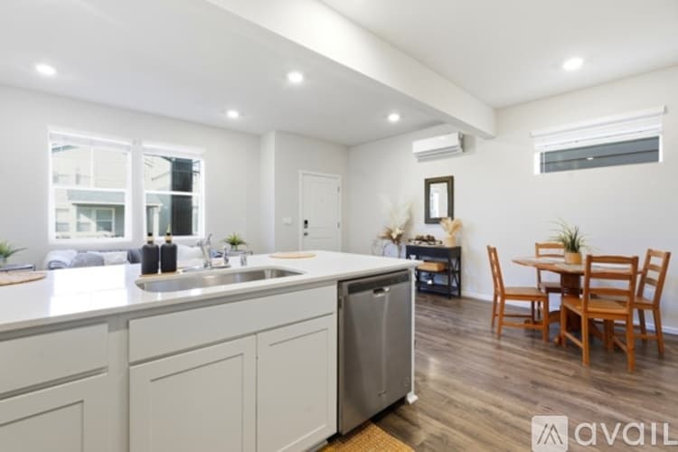 Vancouver House: 2643 Northeast 116th Place