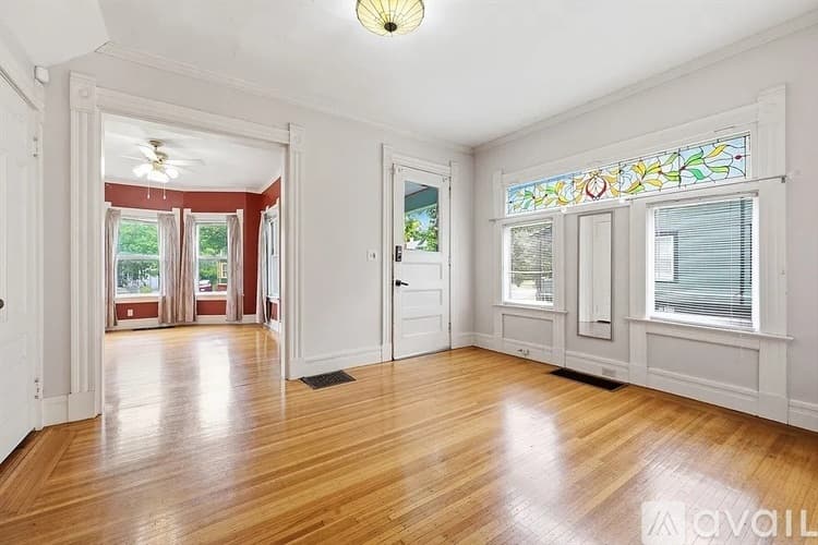 Springfield House: 77 Firglade Avenue