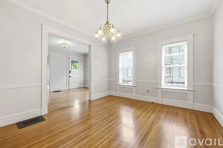 Springfield House: 77 Firglade Avenue