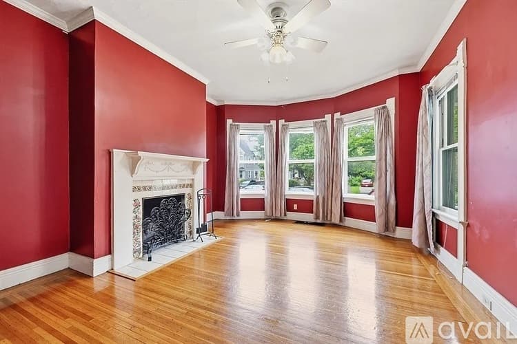 Springfield House: 77 Firglade Avenue