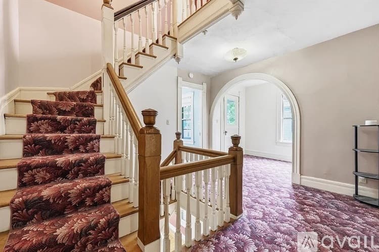 Springfield House: 77 Firglade Avenue