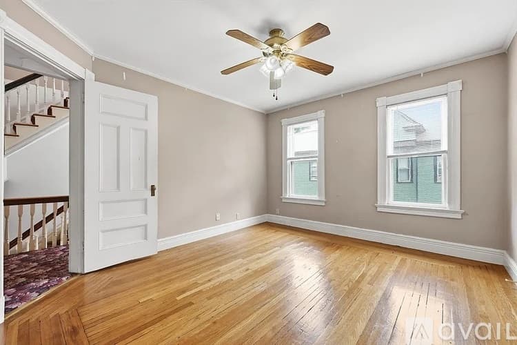 Springfield House: 77 Firglade Avenue