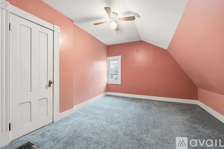 Springfield House: 77 Firglade Avenue