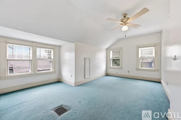 Springfield House: 77 Firglade Avenue