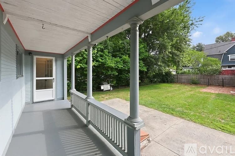 Springfield House: 77 Firglade Avenue