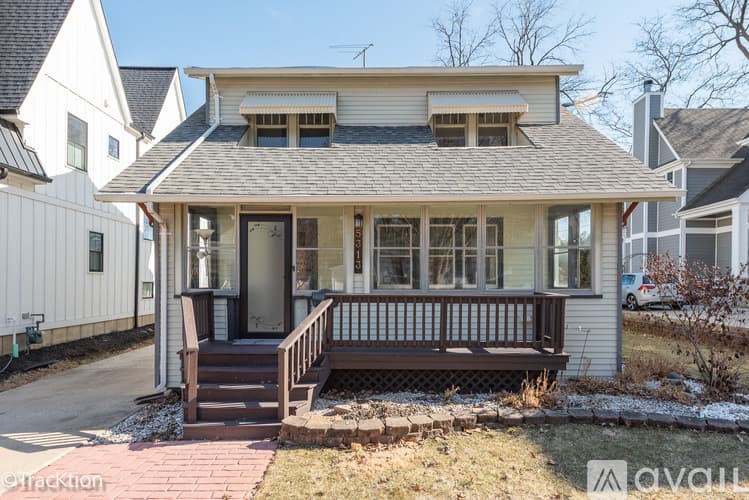 Downers Grove House: 5313 Lyman Avenue