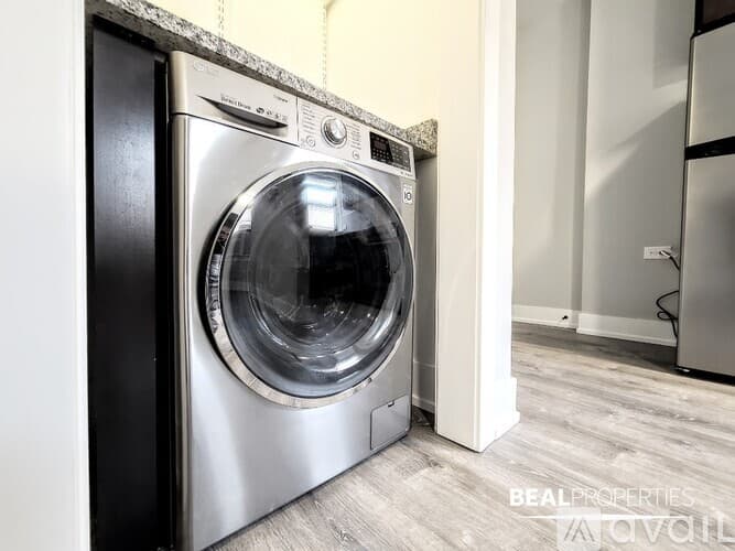 Chicago Condo: 429 W Belden Ave