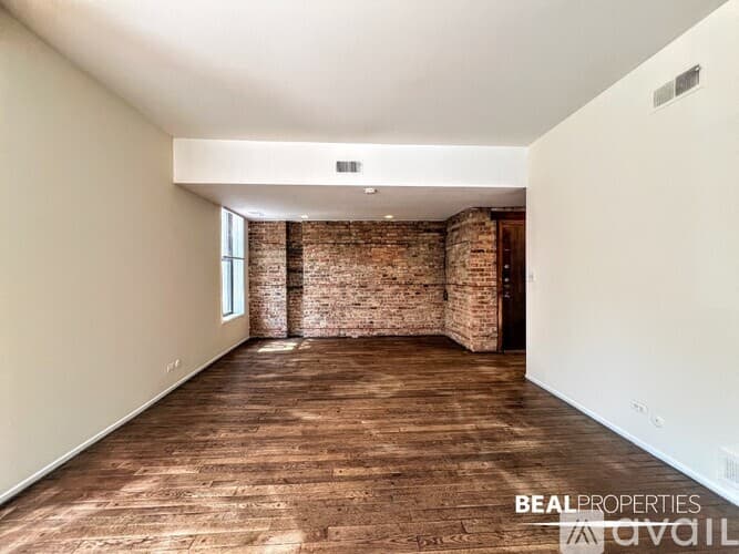Chicago Condo: 600 W Surf St
