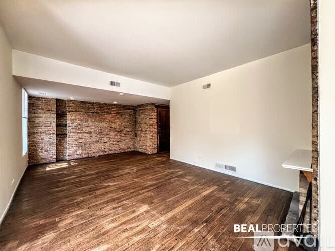 Chicago Condo: 600 W Surf St