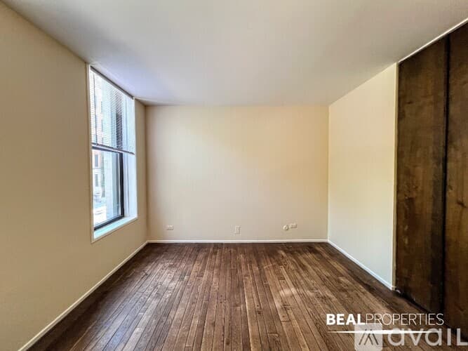 Chicago Condo: 600 W Surf St