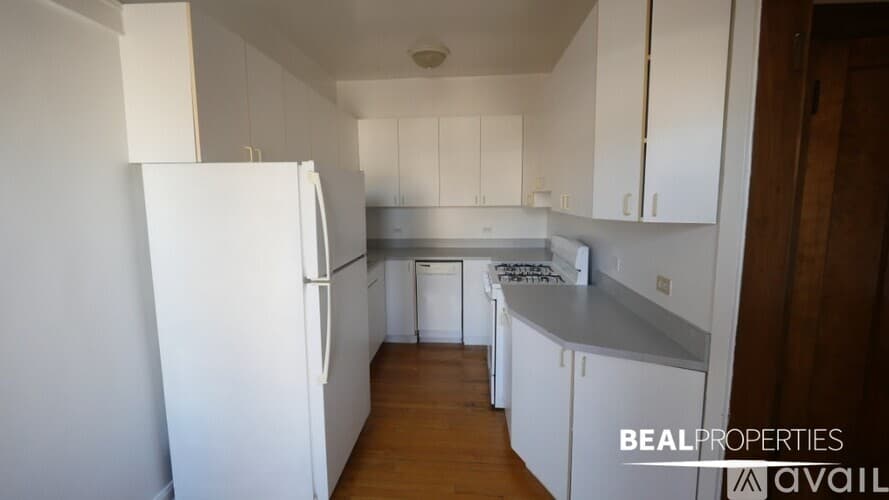 Chicago Condo: 816 W Waveland Ave