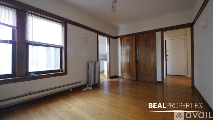 Chicago Condo: 816 W Waveland Ave
