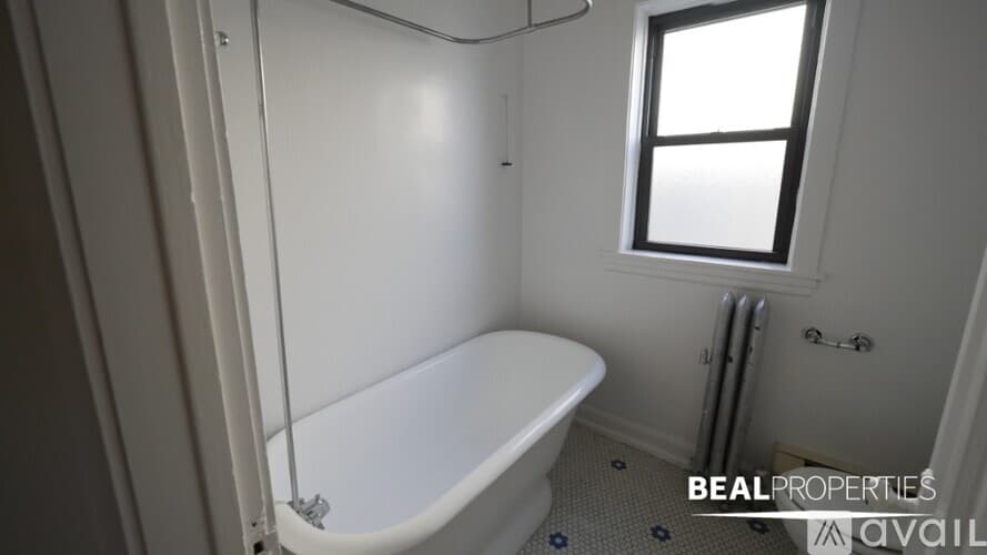 Chicago Condo: 816 W Waveland Ave
