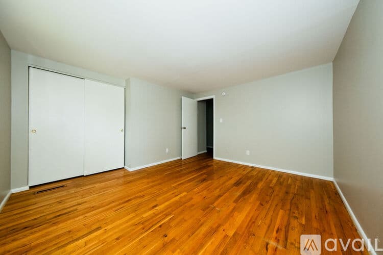 Columbus Apartment: 4944 Fairway Ct