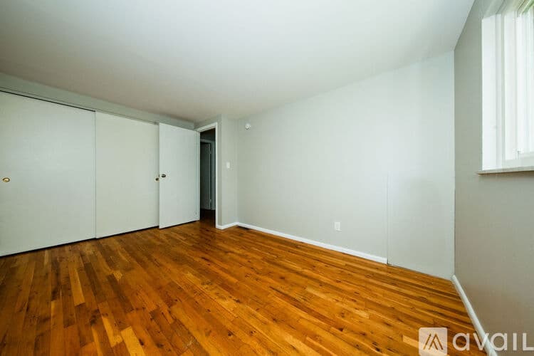 Columbus Apartment: 4944 Fairway Ct