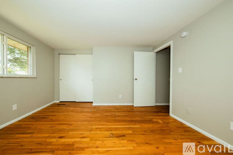 Columbus Apartment: 4944 Fairway Ct