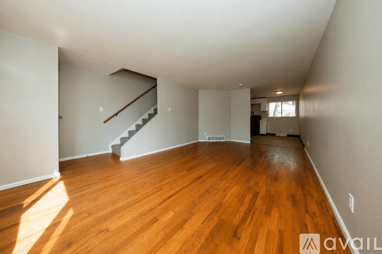 Columbus Apartment: 4944 Fairway Ct