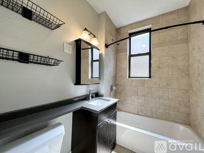 Chicago Condo: 4421 N Wolcott Ave