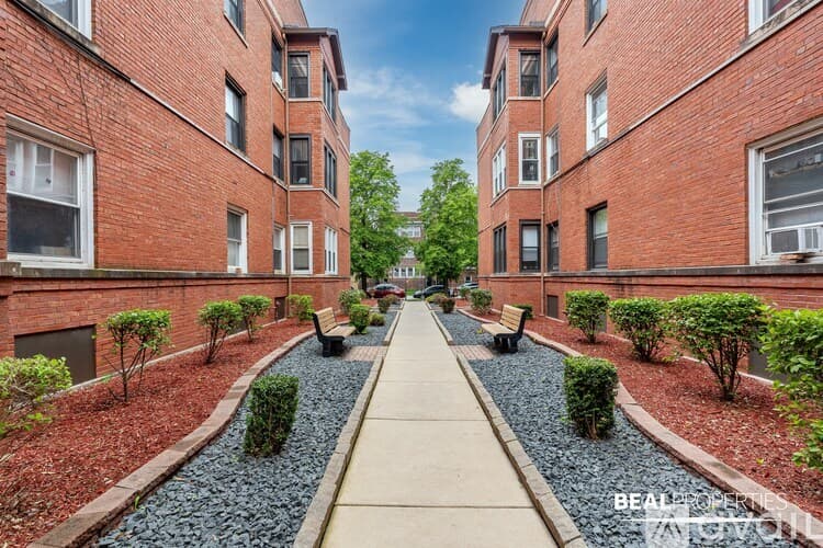 Chicago Condo: 4421 N Wolcott Ave
