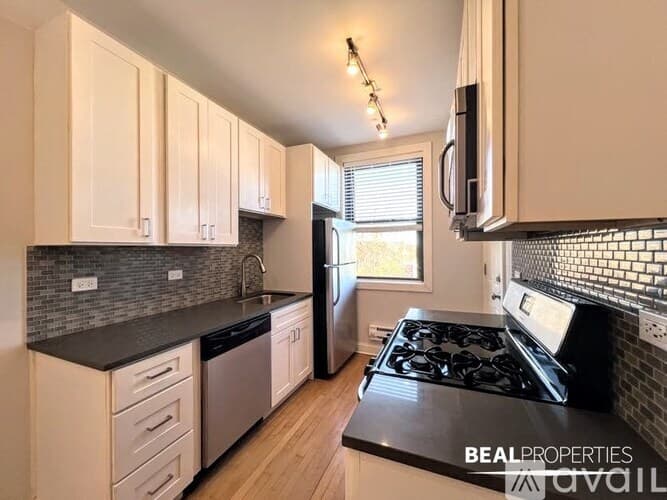 Chicago Condo: 2325 N Rockwell St