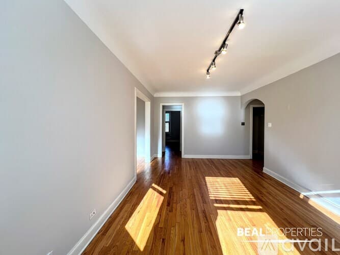 Chicago Condo: 2325 N Rockwell St