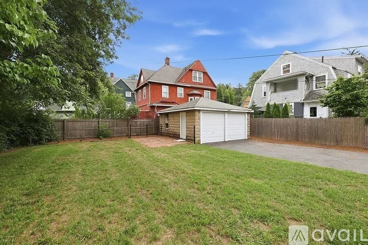 Springfield House: 79 Firglade Avenue