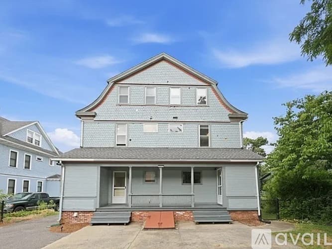 Springfield House: 79 Firglade Avenue