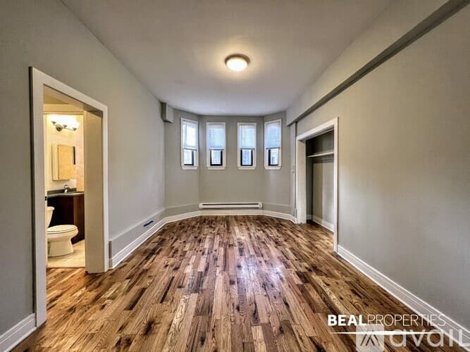Chicago Apartment: 4631 N Paulina St
