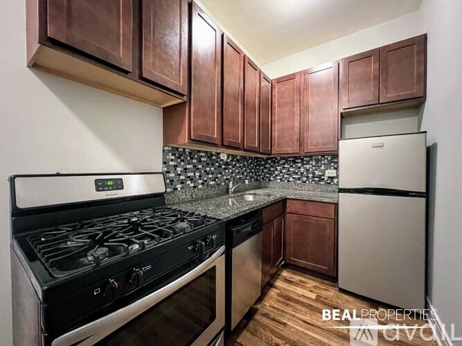 Chicago Apartment: 4631 N Paulina St