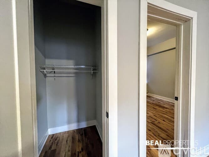 Chicago Apartment: 4631 N Paulina St