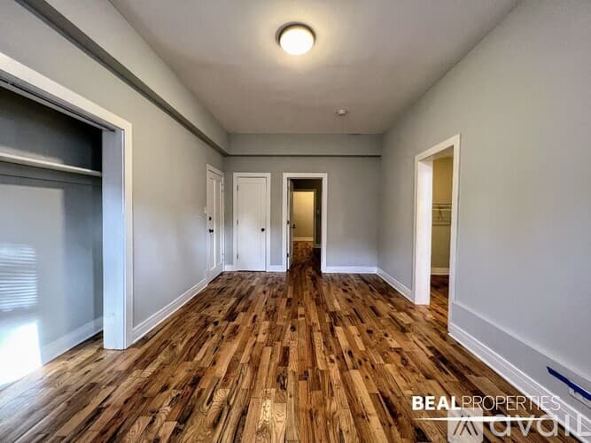 Chicago Apartment: 4631 N Paulina St