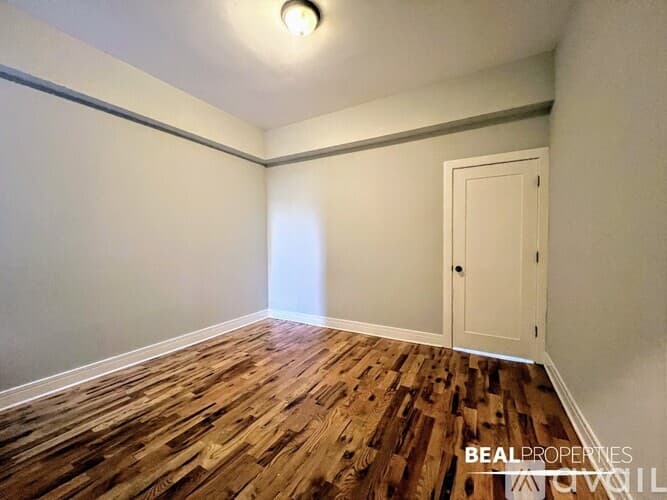 Chicago Apartment: 4631 N Paulina St