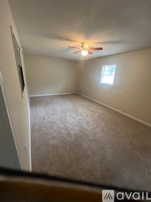 Hinesville House: 130 Pointe South Drive