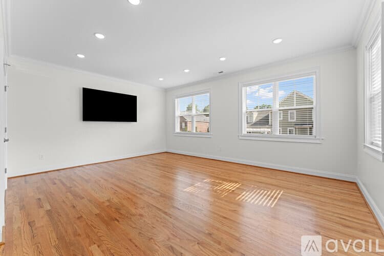 Greenville House: 100 Cutler Way