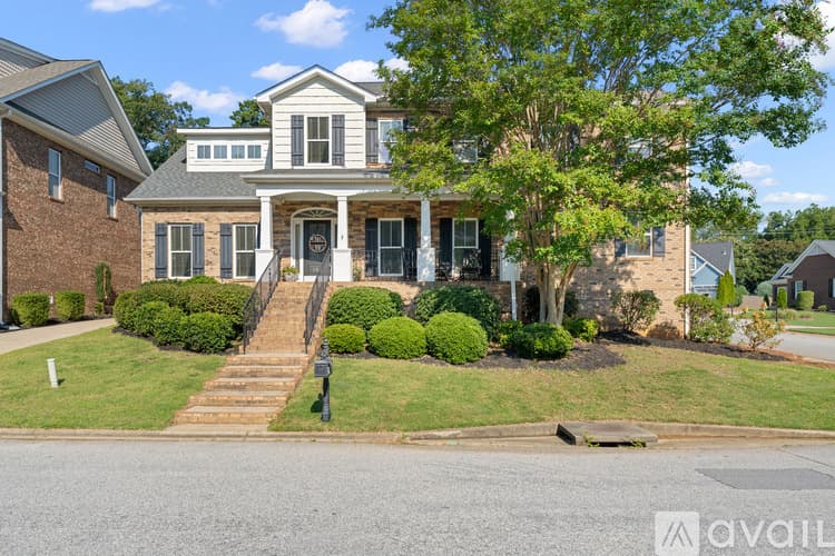 Greenville House: 100 Cutler Way