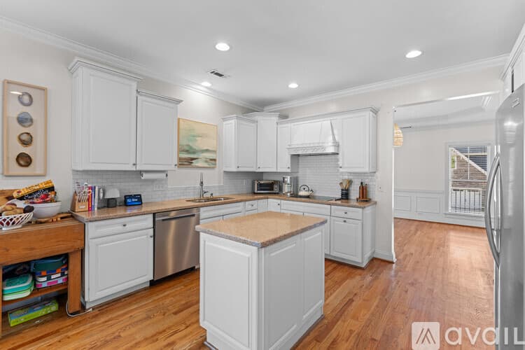 Greenville House: 100 Cutler Way