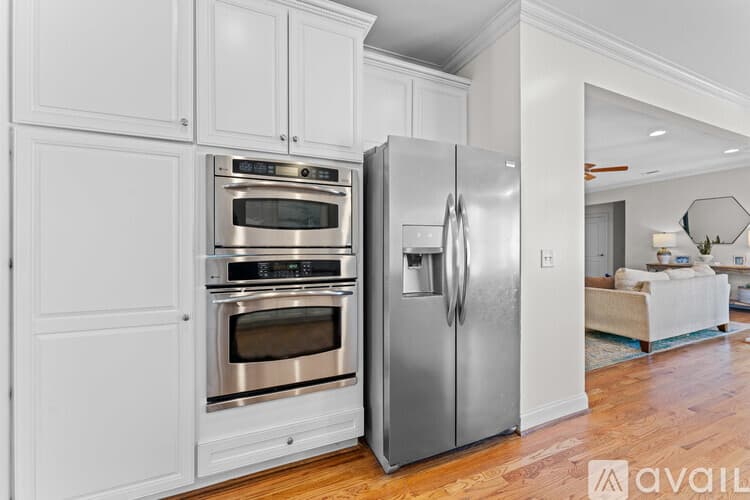 Greenville House: 100 Cutler Way