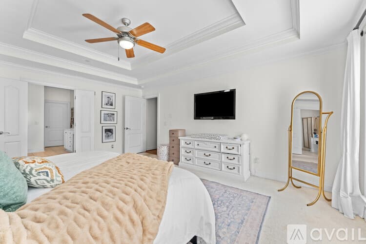 Greenville House: 100 Cutler Way