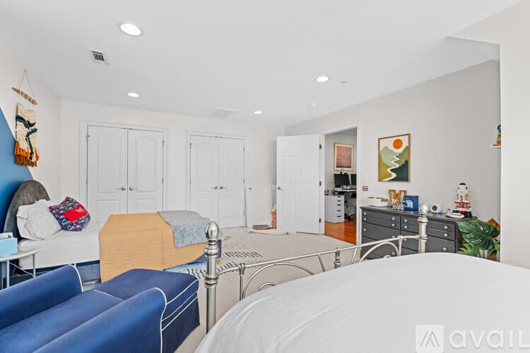 Greenville House: 100 Cutler Way