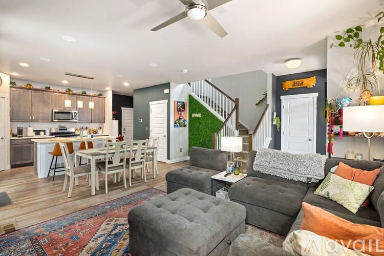 Denver House: 6971 Canosa St