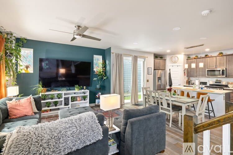 Denver House: 6971 Canosa St