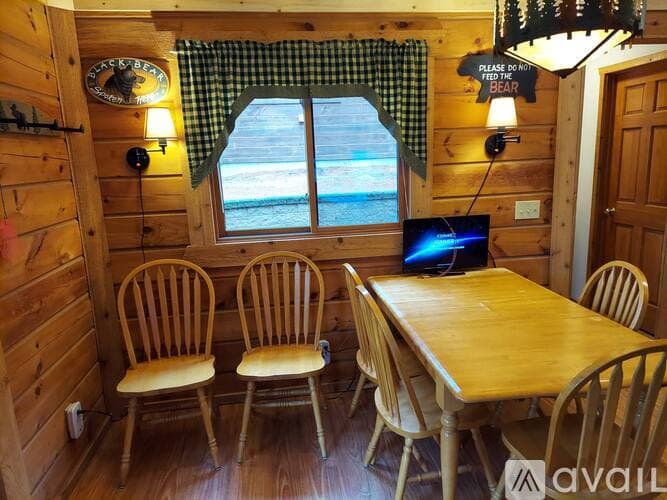 Warrens House: 912 Paddle Boat Court