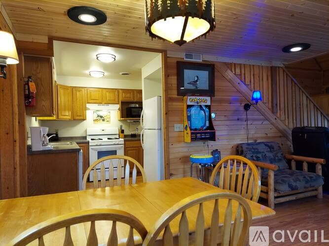 Warrens House: 912 Paddle Boat Court