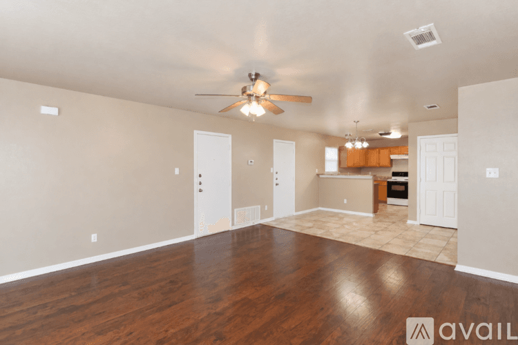 Belton House: 907 Carla Kay Dr